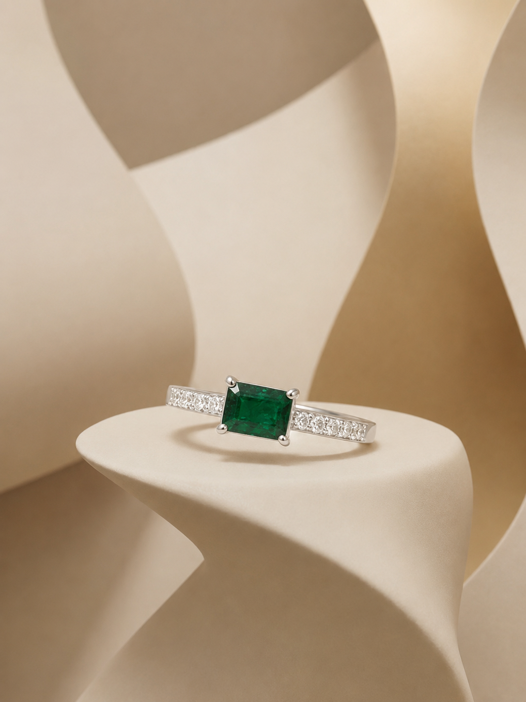Classic Emerald Ring