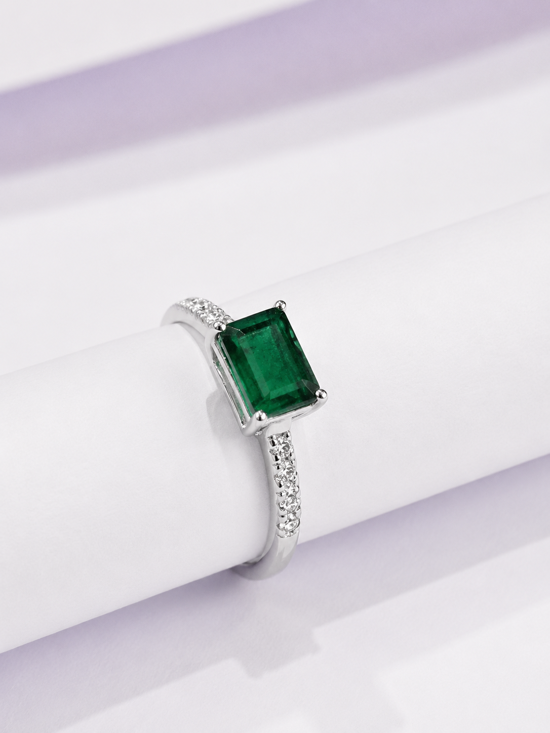 Classic Emerald Ring
