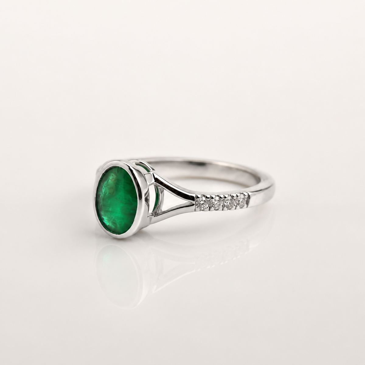 Vera Emerald Ring