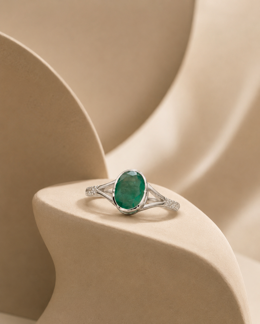 Vera Emerald Ring