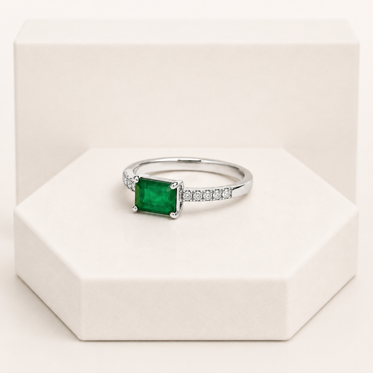 Classic Emerald Ring